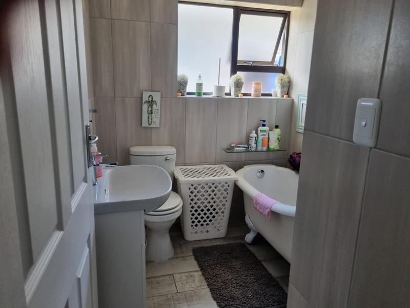 To Let 3 Bedroom Property for Rent in Dana Bay Western Cape